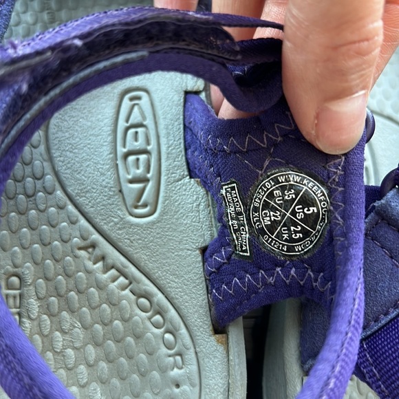 Keen purple hiking sandals - Picture 2 of 4